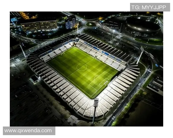 矮个足球球星的传奇故事如何在绿茵场上创造辉煌成就